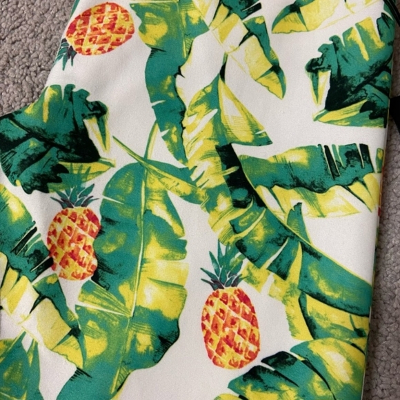 NWT WILDFOX Palms & Pinas leggings . Size sm - Picture 2 of 10